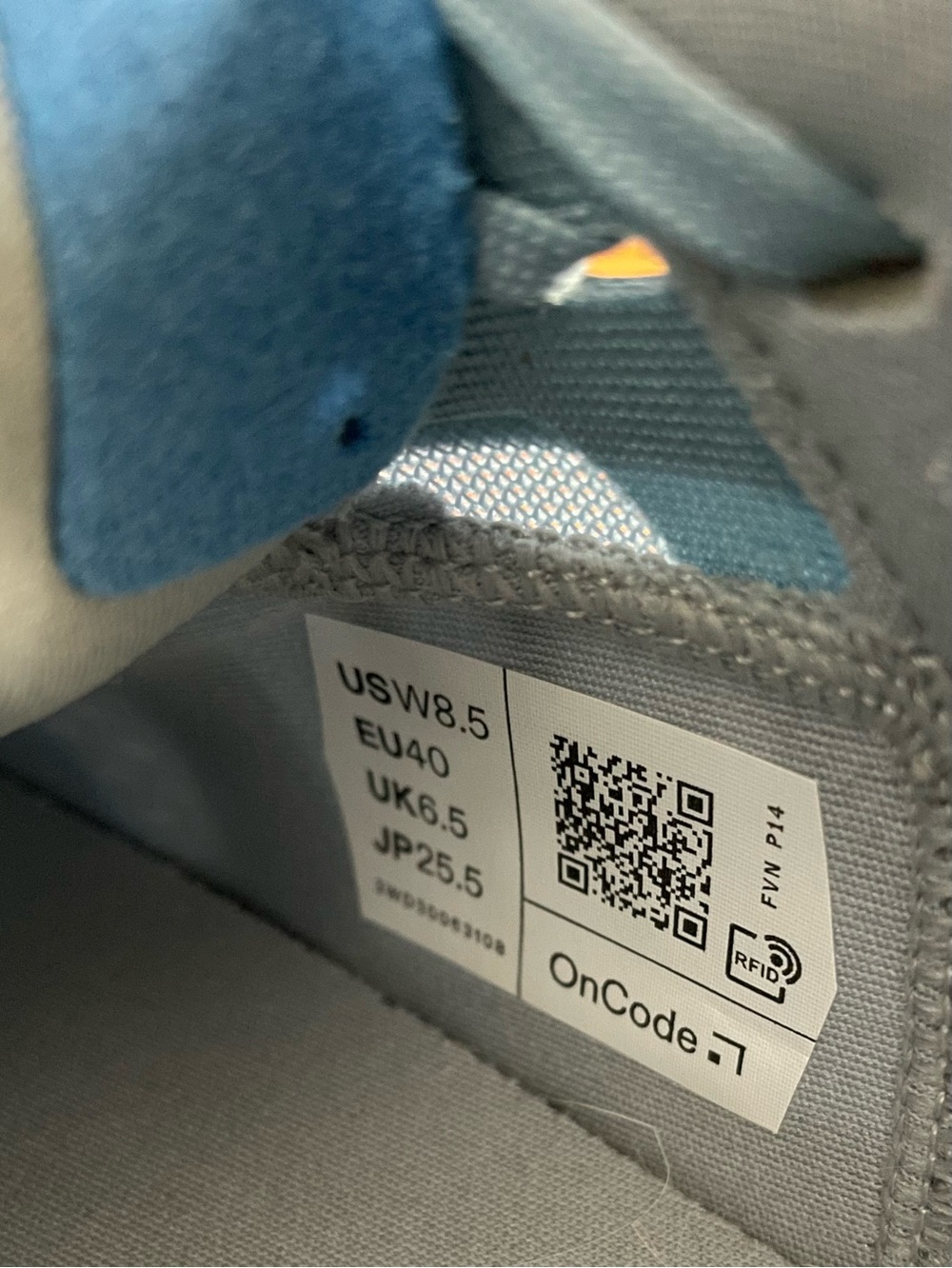 On Running Cloudpulse Sneakers, Women's 8.5 Light Blue - Picture 6 of 7